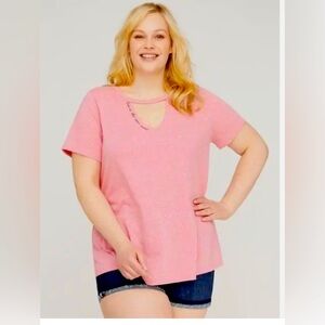 Lane Bryant woman’s knit tee with choker v-neckline w/screen printed words,14/16